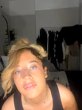 Snapshot of Aurorajadex chatting on 10.21.25 Aurorajadex online show from 10.21.25