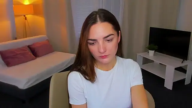 MyEllaLuvs online show from 09.10.25