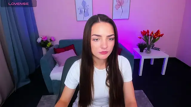 MyEllaLuvs online show from 09.17.25