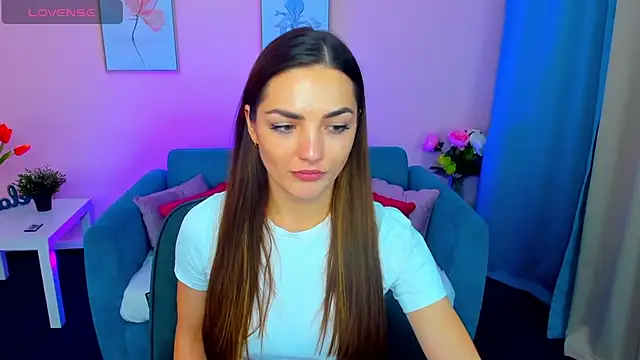 MyEllaLuvs online show from 09.25.25