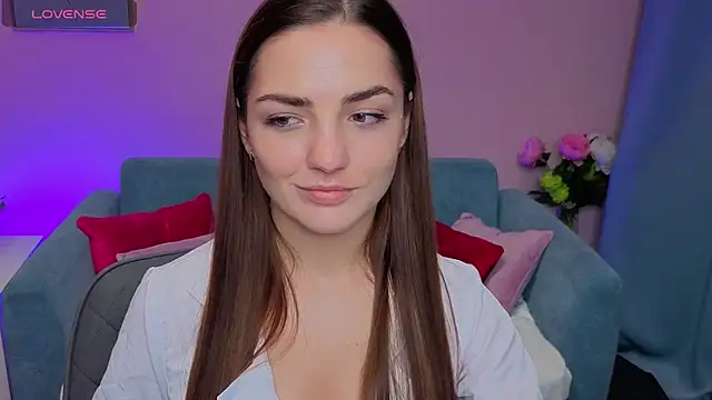 MyEllaLuvs online show from 09.30.25