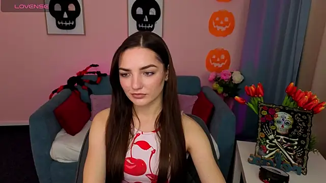 MyEllaLuvs online show from 10.26.25