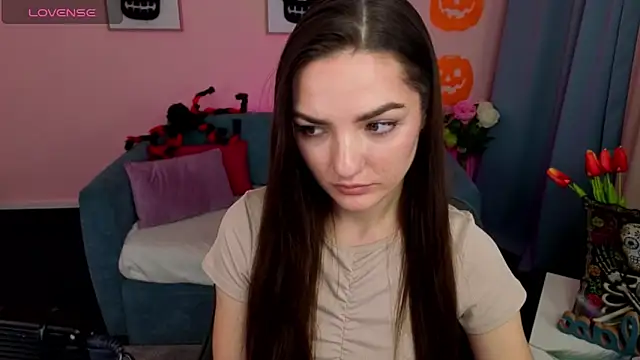 MyEllaLuvs online show from 11.01.25