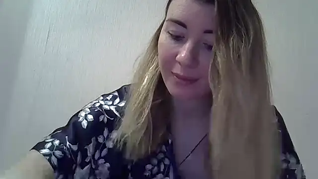 Snapshot of Aithnexs chatting on 10.31.25 Aithnexs online show from 10.31.25