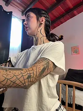 janne maybe online show from 11.28.25