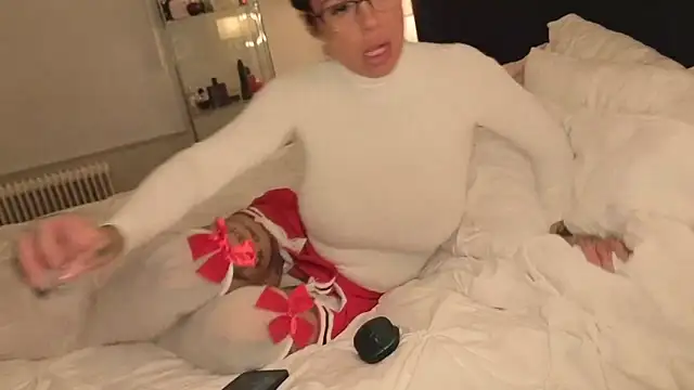 Snapshot of sexygilf82 chatting on 09.26.25 sexygilf82 online show from 09.26.25