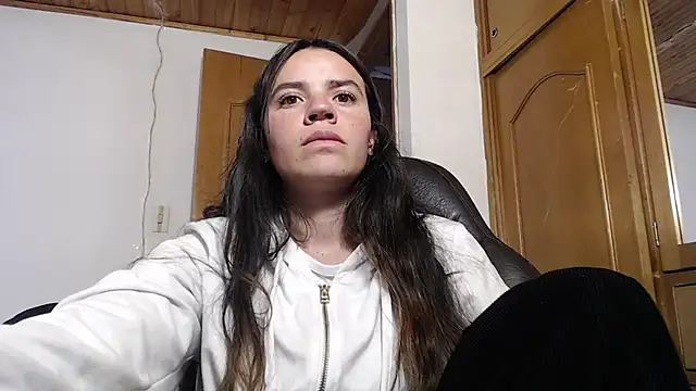 Skylar Serenity online show from 10.03.25