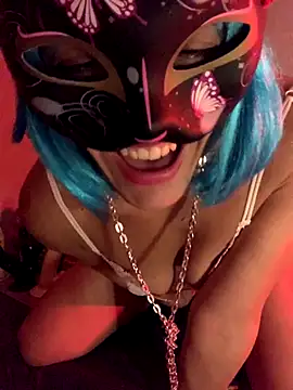 Snapshot of MaskeliParti chatting on 10.17.25 MaskeliParti online show from 10.17.25