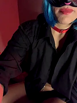 Snapshot of MaskeliParti chatting on 10.21.25 MaskeliParti online show from 10.21.25