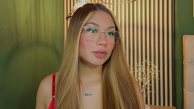 Snapshot of sky_collinss chatting on 10.08.25 sky collinss online show from 10.08.25