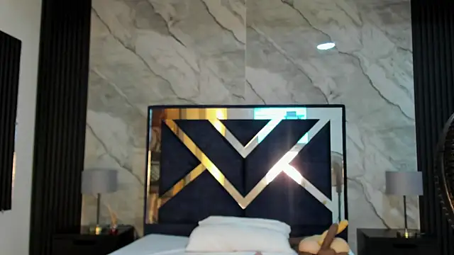 VanessaHard as online show from 01.05.26