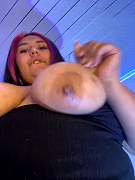 Snapshot of Nicky-222 chatting on 10.01.25 Nicky-222 online show from 10.01.25