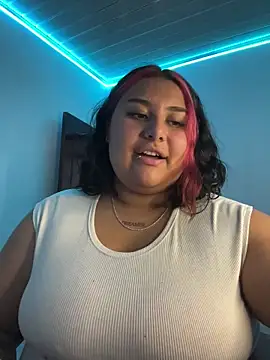 Snapshot of Nicky-222 chatting on 10.15.25 Nicky-222 online show from 10.15.25