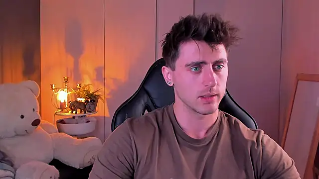 Oscar Miller  online show from 10.24.25