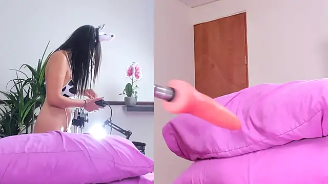 Snapshot of Just_minnie chatting on 10.03.25 Just minnie online show from 10.03.25