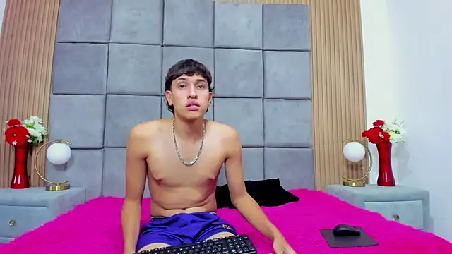 ChanellandMax online show from 09.23.25