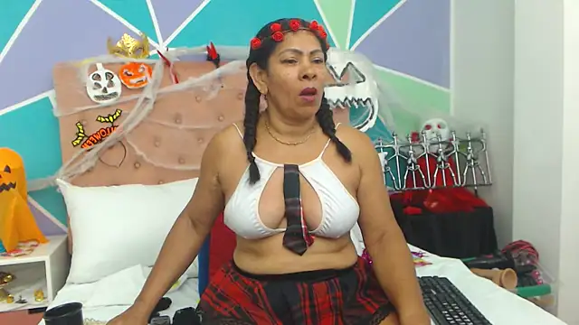 Morenaza6420 online show from 10.22.25