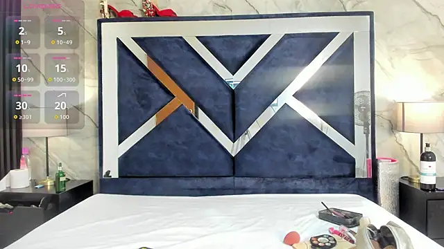 VioletRose as online show from 10.07.25