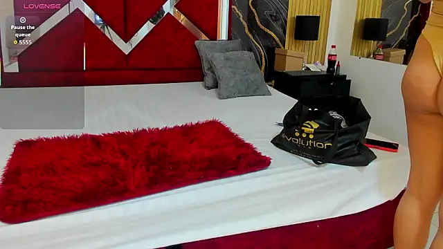 VioletRose as online show from 02.17.26