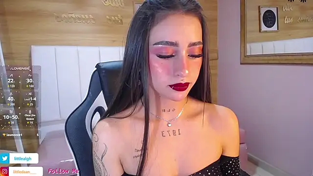 Abril Velvet a  online show from 10.07.25