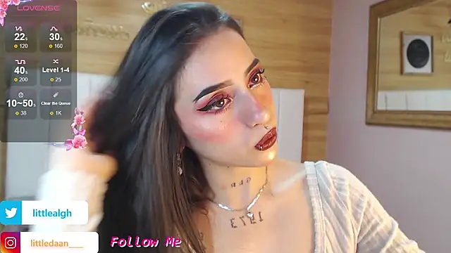 Abril Velvet a  online show from 11.07.25