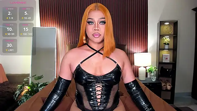 Snapshot of AmandaTorri chatting on 09.25.25 AmandaTorri online show from 09.25.25