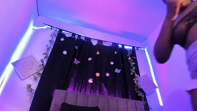 AkiraStone  online show from 10.10.25