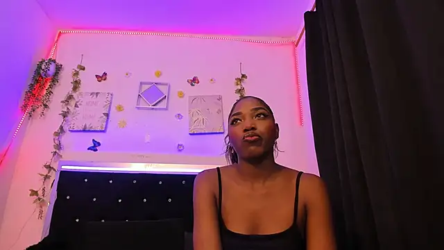 Snapshot of AkariRosetti chatting on 10.02.25 AkariRosetti online show from 10.02.25