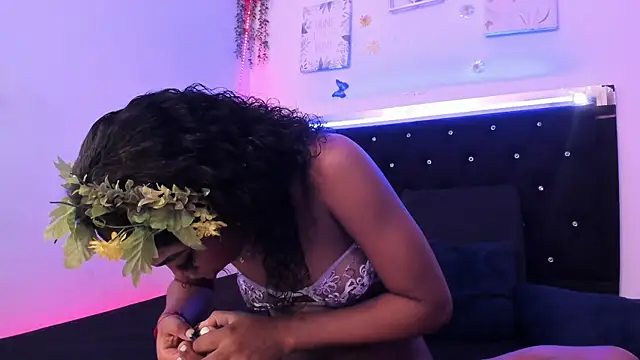 Snapshot of AkariRosetti chatting on 10.18.25 AkariRosetti online show from 10.18.25