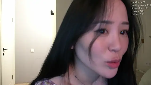 Snapshot of _JiKey_ chatting on 03.10.25 JiKey online show from 03.10.25