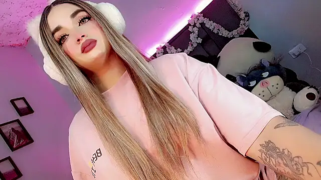 Snapshot of kattie_Sweet_ chatting on 10.18.25 kattie Sweet online show from 10.18.25