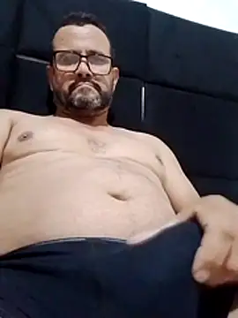 Snapshot of jssaf chatting on 12.20.25 jssaf online show from 12.20.25