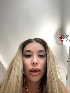 KaseyQuinn  online show from 10.10.25