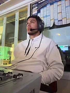 Snapshot of StrokingDaddy4 chatting on 03.31.26 StrokingDaddy4 online show from 03.31.26