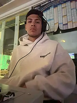 Snapshot of StrokingDaddy4 chatting on 04.03.26 StrokingDaddy4 online show from 04.03.26