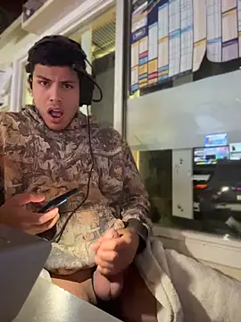 Snapshot of StrokingDaddy4 chatting on 04.15.26 StrokingDaddy4 online show from 04.15.26