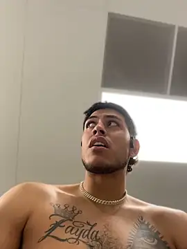 Snapshot of StrokingDaddy4 chatting on 04.15.26 StrokingDaddy4 online show from 04.15.26