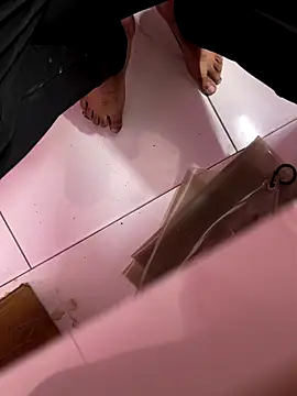 Snapshot of SexyImran chatting on 10.29.25 SexyImran online show from 10.29.25