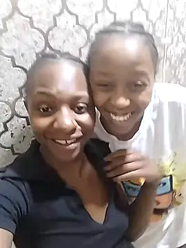 Snapshot of LonelyQueenxx25 chatting on 09.24.25 LonelyQueenxx25 online show from 09.24.25