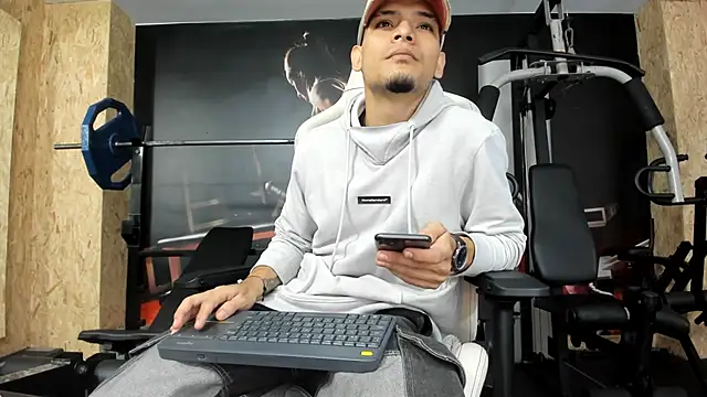 AlessandroKiing online show from 06.15.26