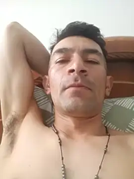 Snapshot of kaMiLoBa chatting on 11.05.25 kaMiLoBa online show from 11.05.25