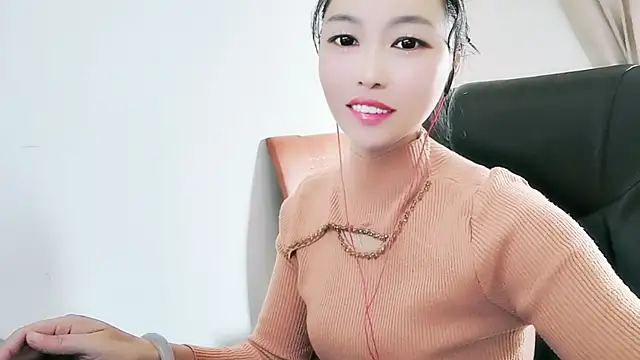 Snapshot of My12Baby chatting on 10.11.25 My12Baby online show from 10.11.25