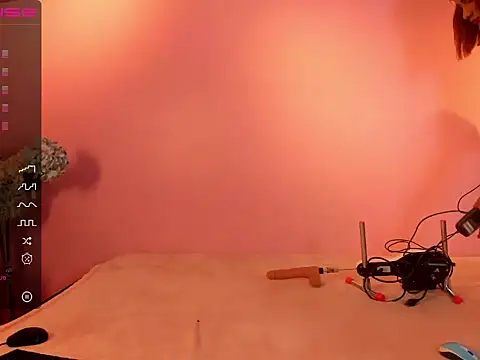 Snapshot of Solecito_TransHott chatting on 09.24.25 Solecito TransHott online show from 09.24.25