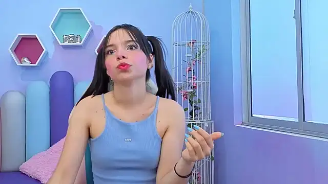 Issa Skinny  online show from 10.26.25