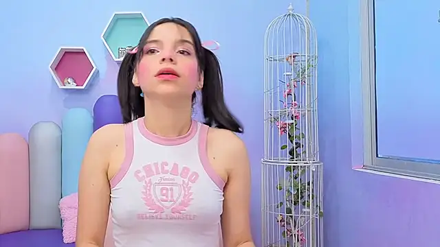 Issa Skinny  online show from 10.27.25