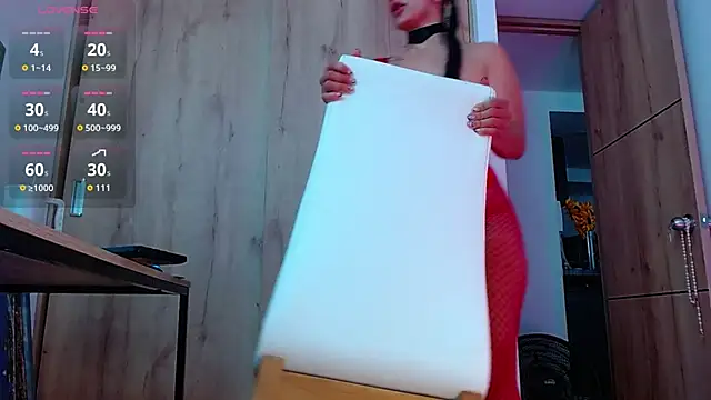 Snapshot of sexygoddesskarol chatting on 10.15.25 sexygoddesskarol online show from 10.15.25