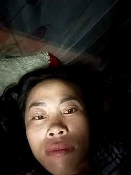 Snapshot of CoMay003 chatting on 10.21.25 CoMay003 online show from 10.21.25