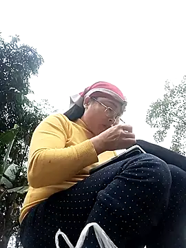 CoMay003 online show from 11.12.25