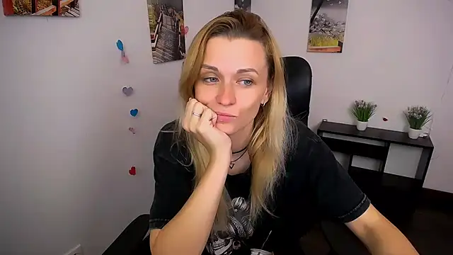 PeppyMia online show from 10.15.25