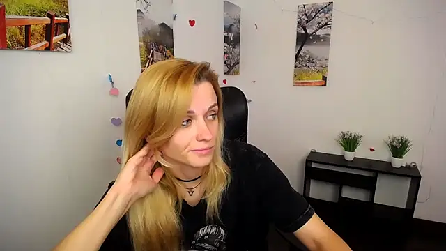 PeppyMia online show from 10.16.25